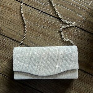 Sophisticated Silver Clutch with Textured Design